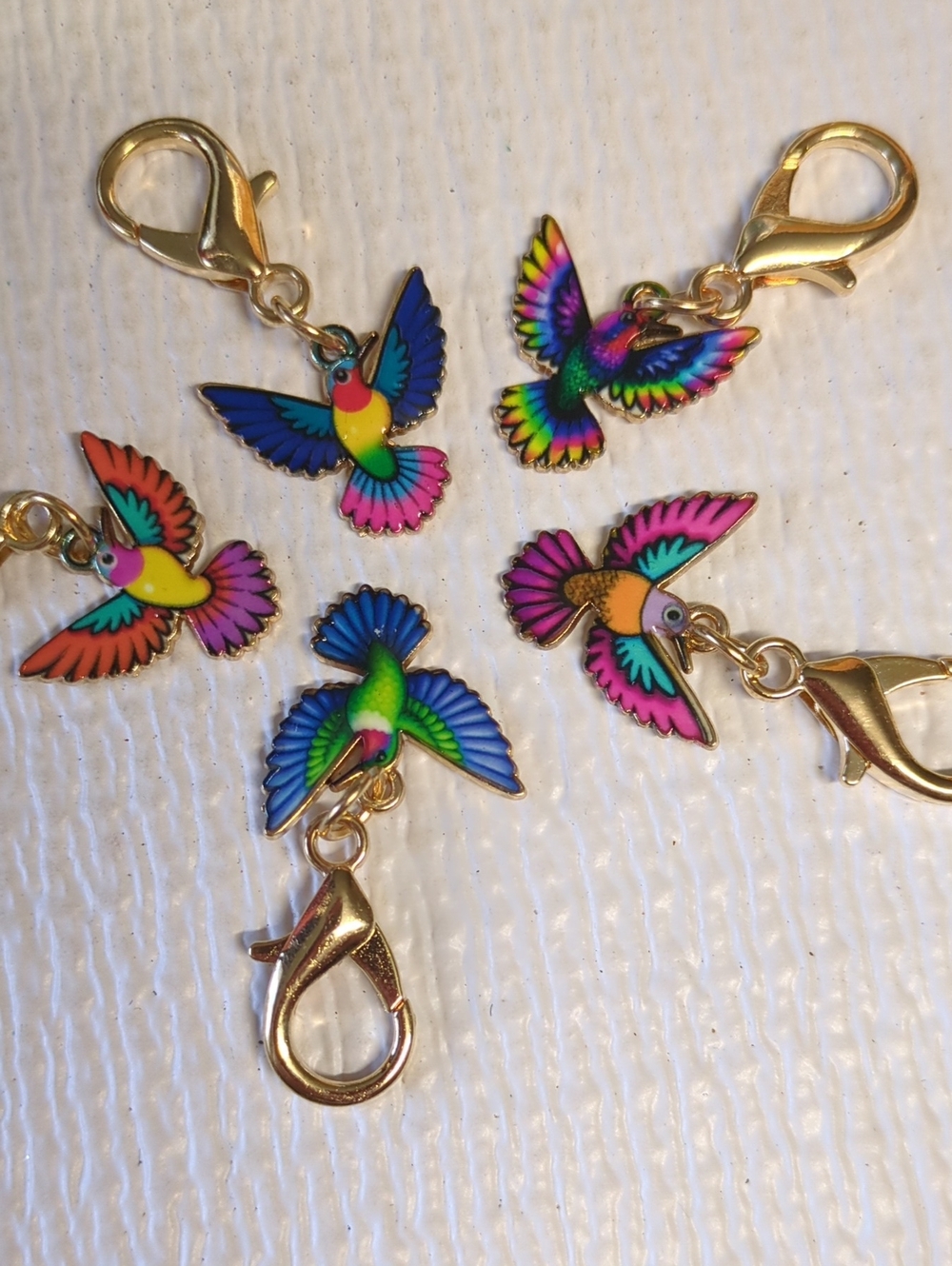 ❤️3/$10❤️Q76 Colorful Enamel Hummingbird Charms for Keys or Bags